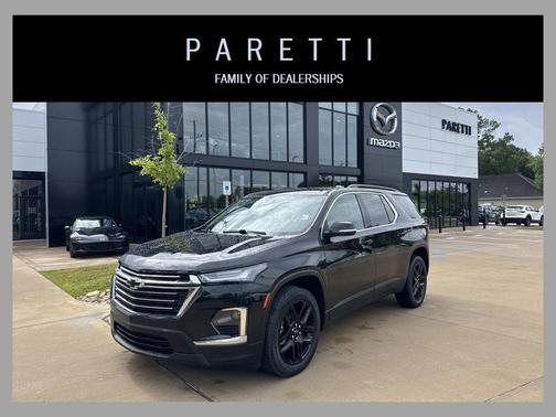 Mosaic Black Metallic 2022 Chevrolet Traverse LT Cloth