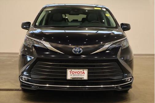 2024 Toyota Sienna XLE 8 Passenger