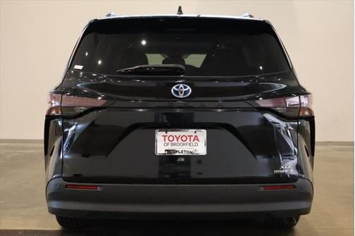 2024 Toyota Sienna XLE 8 Passenger