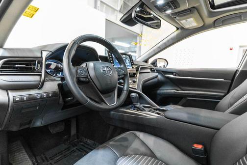 2024 Toyota Camry Hybrid SE