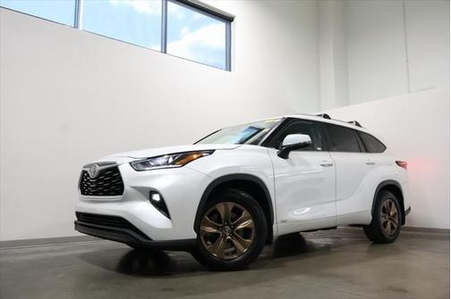 2023 Toyota Highlander Hybrid XLE