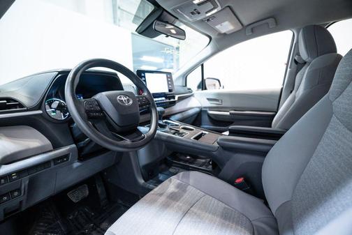 2024 Toyota Sienna LE