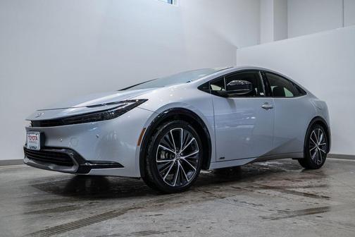 2025 Toyota Prius XLE