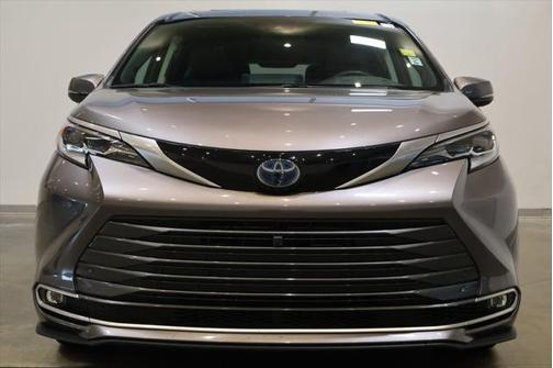 2023 Toyota Sienna Platinum 7 Passenger
