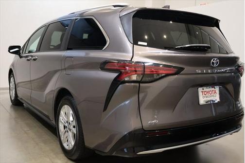 2023 Toyota Sienna Platinum 7 Passenger