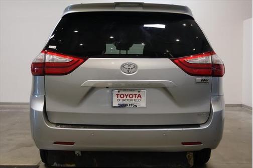 2019 Toyota Sienna XLE