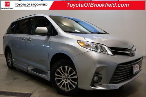 2019 Toyota Sienna XLE