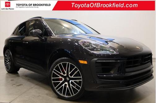 2025 Porsche Macan Base