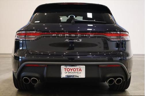 2025 Porsche Macan Base
