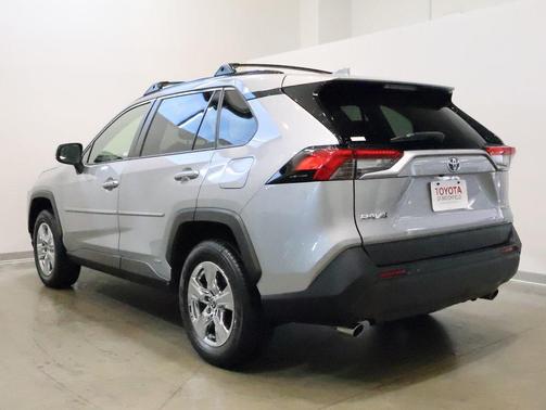 2022 Toyota RAV4 Hybrid LE