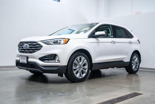 White Platinum Metallic Tri-Coat 2019 Ford Edge Titanium