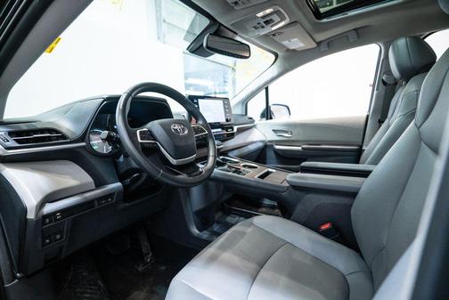 2024 Toyota Sienna XLE