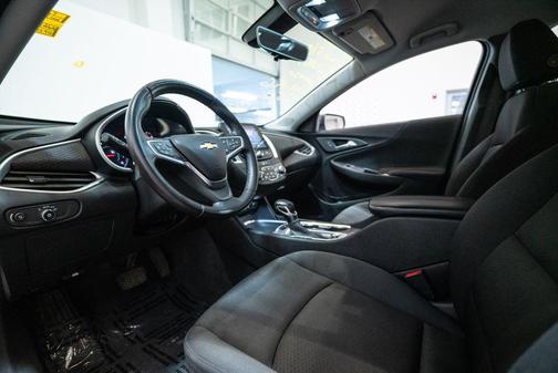 Summit White 2022 Chevrolet Malibu FWD LT