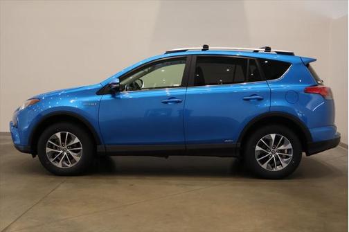 2017 Toyota RAV4 Hybrid XLE