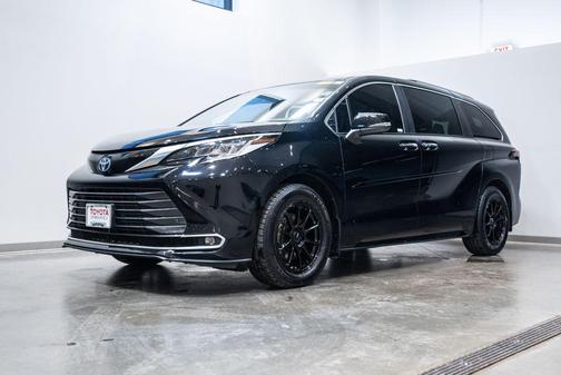 2023 Toyota Sienna Limited