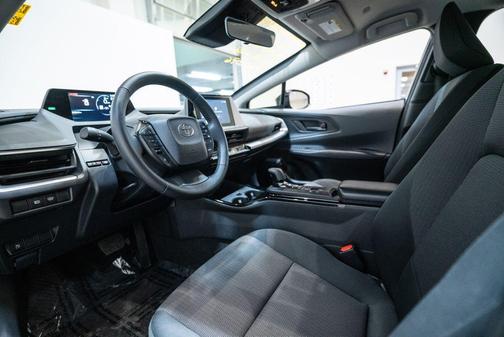 2025 Toyota Prius LE