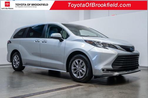 2024 Toyota Sienna XLE