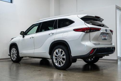 2023 Toyota Highlander Hybrid Limited