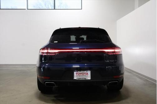2021 Porsche Macan Base