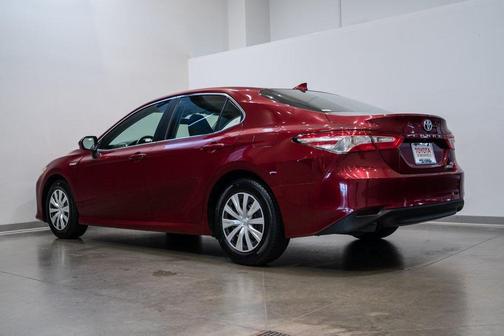 2019 Toyota Camry Hybrid LE