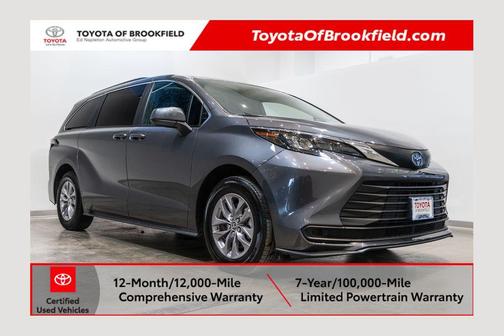 2025 Toyota Sienna LE