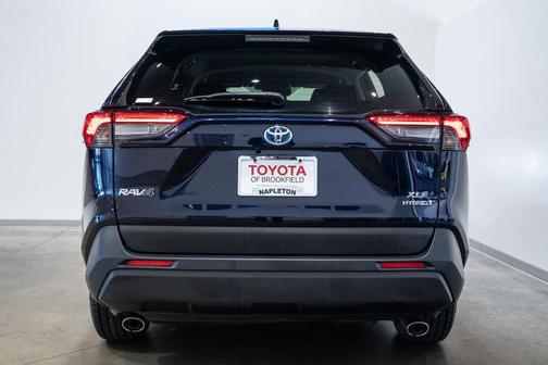 2022 Toyota RAV4 Hybrid XLE