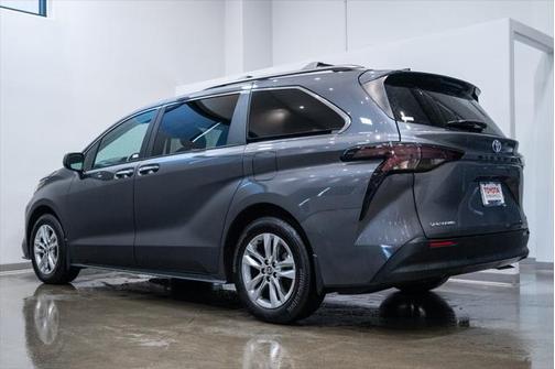 2025 Toyota Sienna XLE 7 Passenger