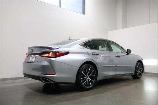 2022 Lexus ES 350 Base
