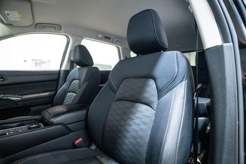 Super Black 2024 Nissan Pathfinder SV 4WD