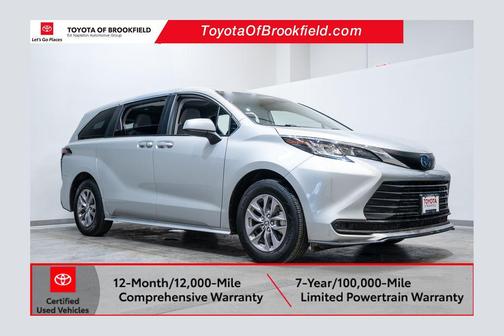 2023 Toyota Sienna LE