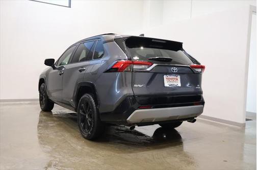 2022 Toyota RAV4 Hybrid SE