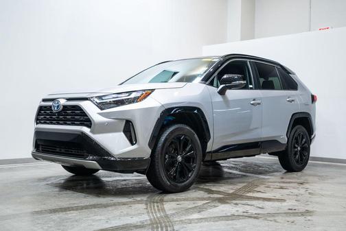 2022 Toyota RAV4 Hybrid SE