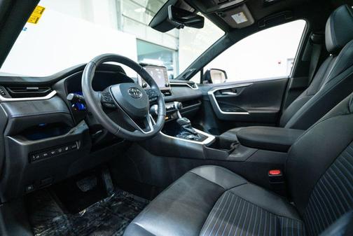 2022 Toyota RAV4 Hybrid SE