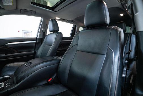 Blizzard Pearl 2019 Toyota Highlander XLE