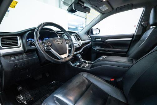 Blizzard Pearl 2019 Toyota Highlander XLE