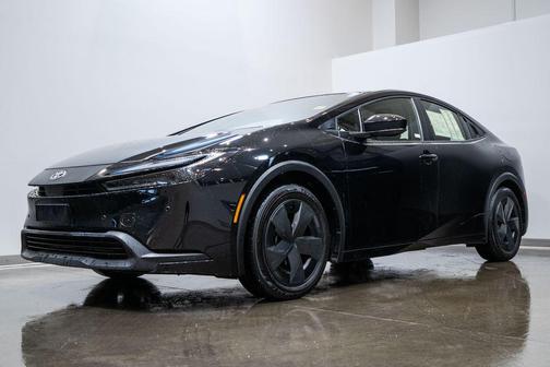 2025 Toyota Prius LE