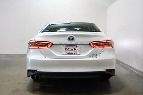 2022 Toyota Camry Hybrid XLE