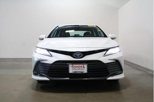 2022 Toyota Camry Hybrid XLE