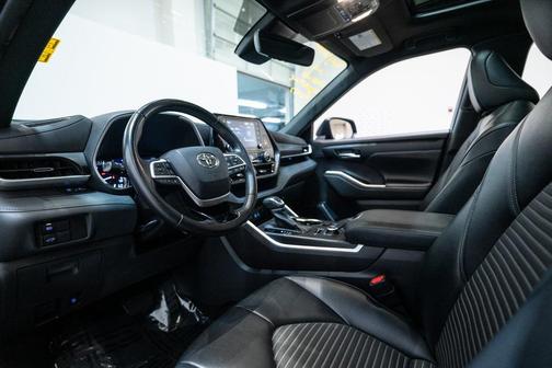 2022 Toyota Highlander XSE