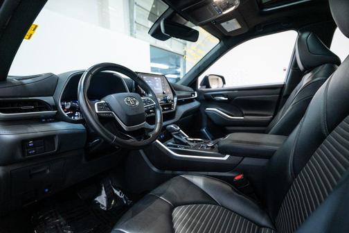 2022 Toyota Highlander XSE