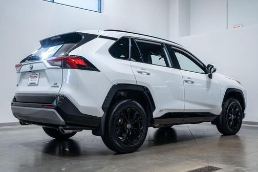 2024 Toyota RAV4 Hybrid SE