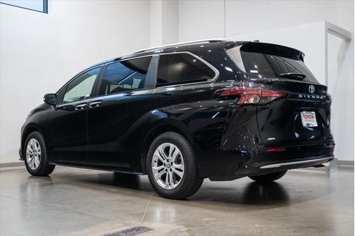 2022 Toyota Sienna Platinum 7 Passenger