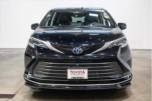 2022 Toyota Sienna Platinum 7 Passenger