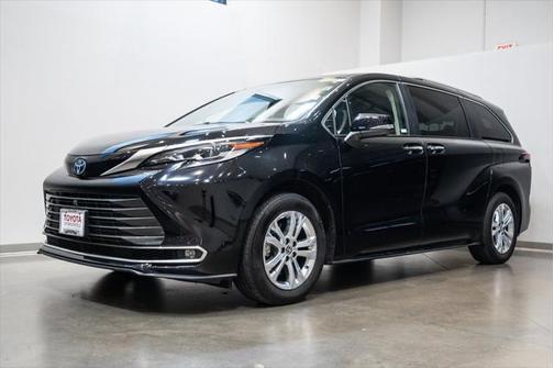 2022 Toyota Sienna Platinum 7 Passenger