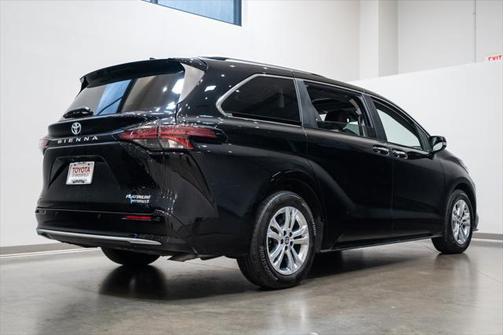 2022 Toyota Sienna Platinum 7 Passenger