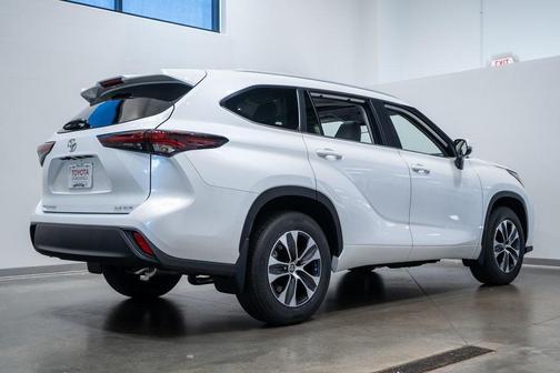 2026 Toyota Highlander XLE