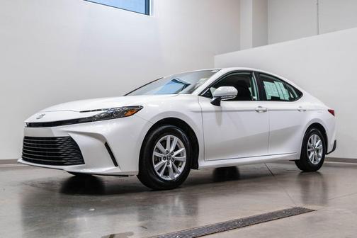 Ice Cap 2025 Toyota Camry LE