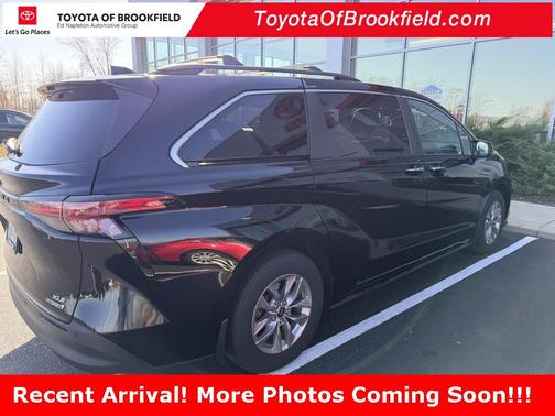 2022 Toyota Sienna XLE