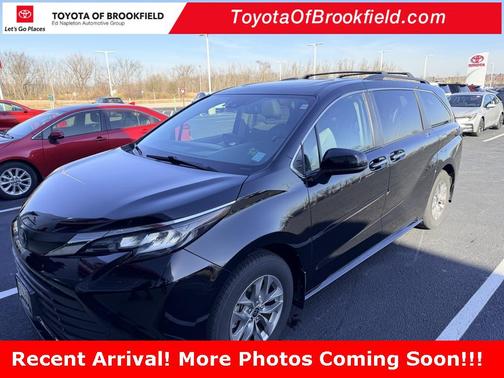 2022 Toyota Sienna XLE