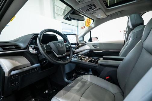 2022 Toyota Sienna XLE